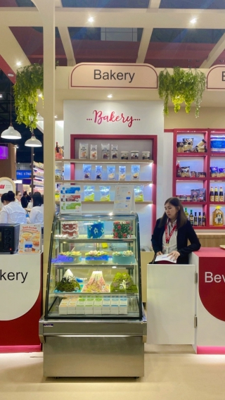 อาปาเช่ เดลี่คูล จำกัด | ผลงาน เช่าตู้แช่, เช่าตู้แช่ออกบูธ, เช่าตู้แช่เค้ก, เช่าตู้แช่แข็ง, เช่าตู้แช่ออกอีเวนท์